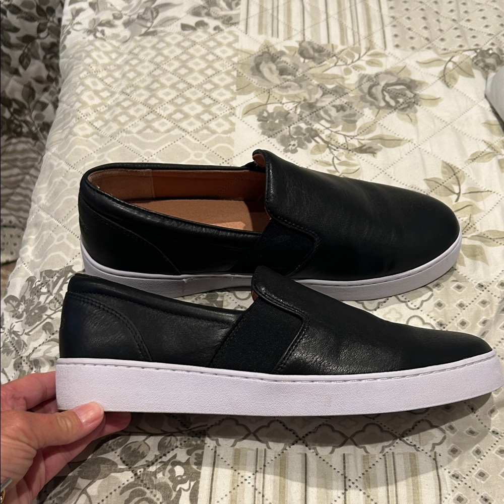 Vionic Black Slip-On Women's Sneakers
